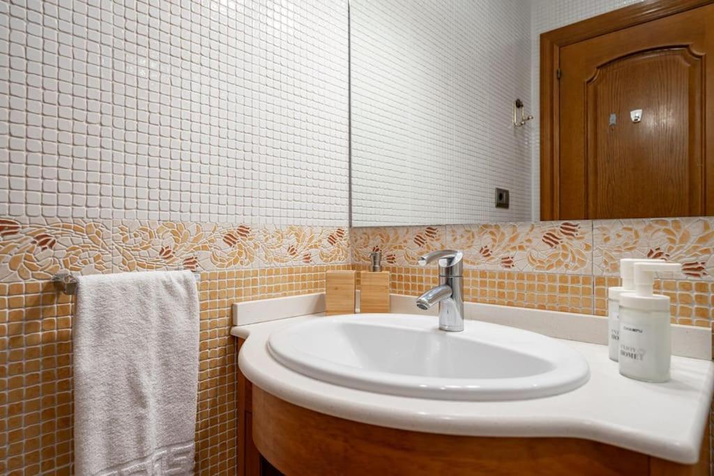 Apartamento La Joya Gijón Exterior foto